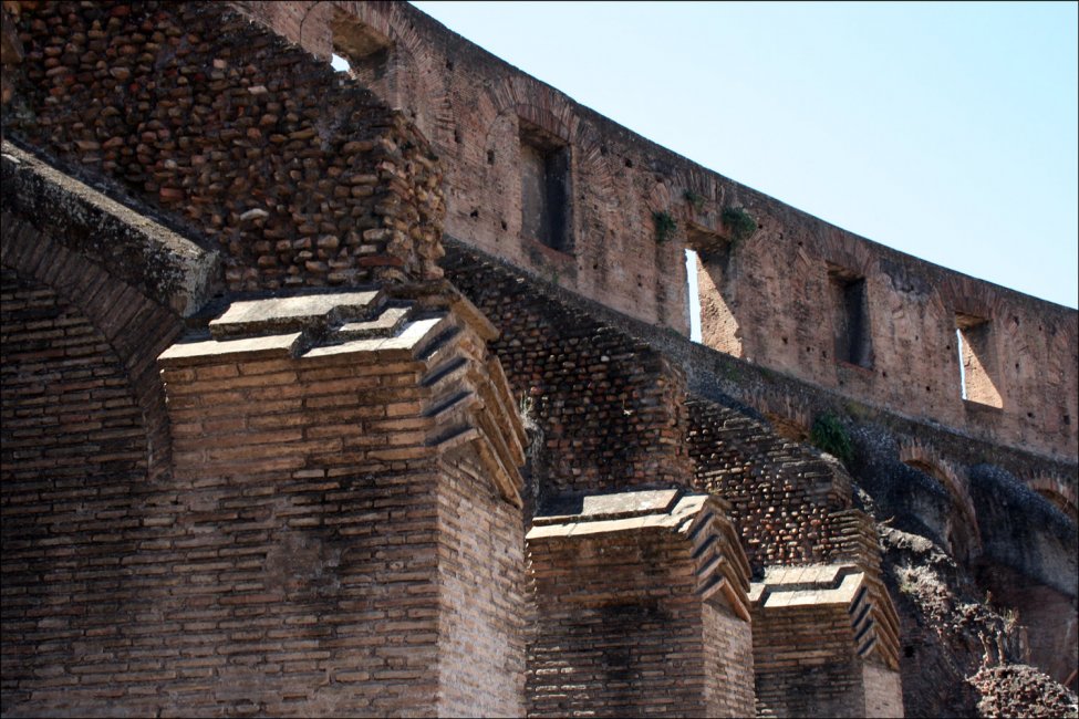 Colosseum_brick.jpg