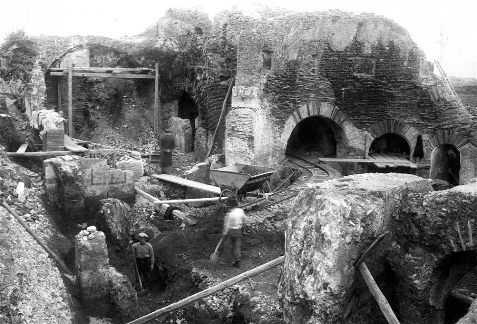 Excavation_Rome_4.jpg