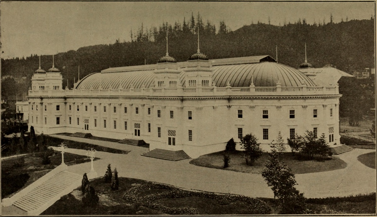 Oriental Exibit Palace.jpg