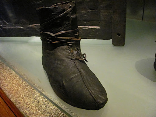 osberg-ship-viking-shoe.jpg