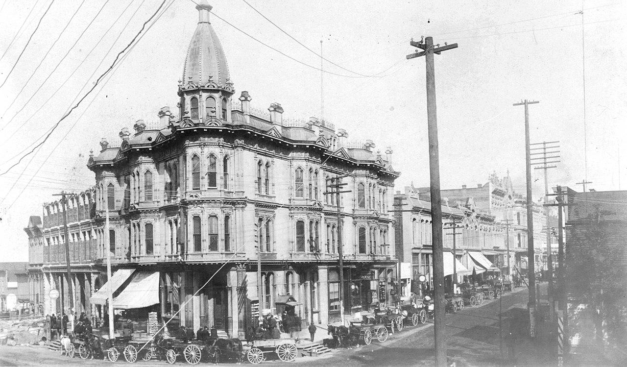 Yesler-Leary_Building_on_1st_Ave,_ca_1887.jpg