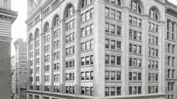 New York circa 1908. Presbyterian Building, Fifth Avenue and West 20th Street.